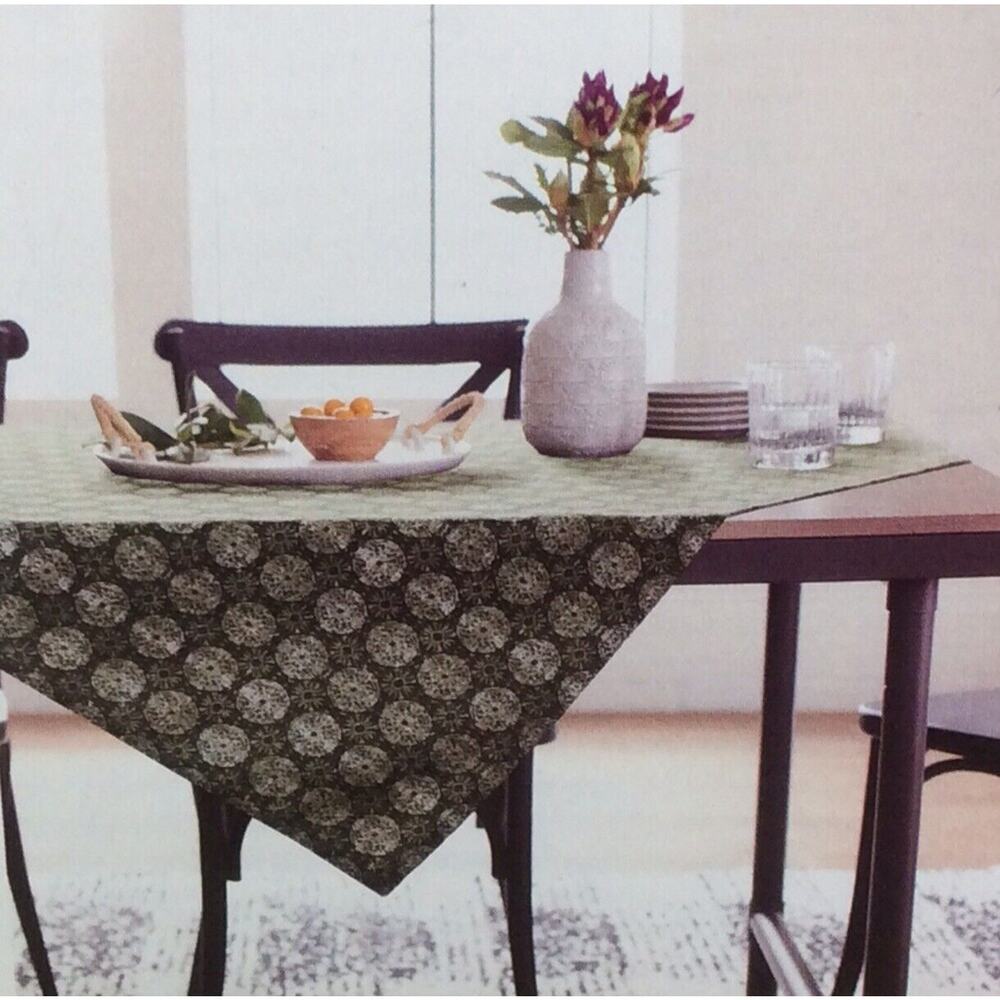Threshold Tablecloth Throw Green Farmhouse Decor Country Chic 50”x50” Geometric